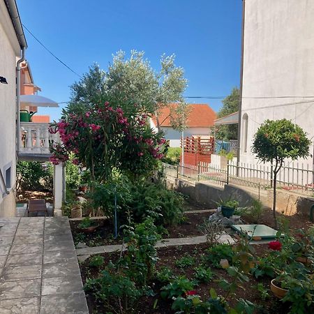 Apartments Villa Agatha Sveti Filip i Jakov Luaran gambar