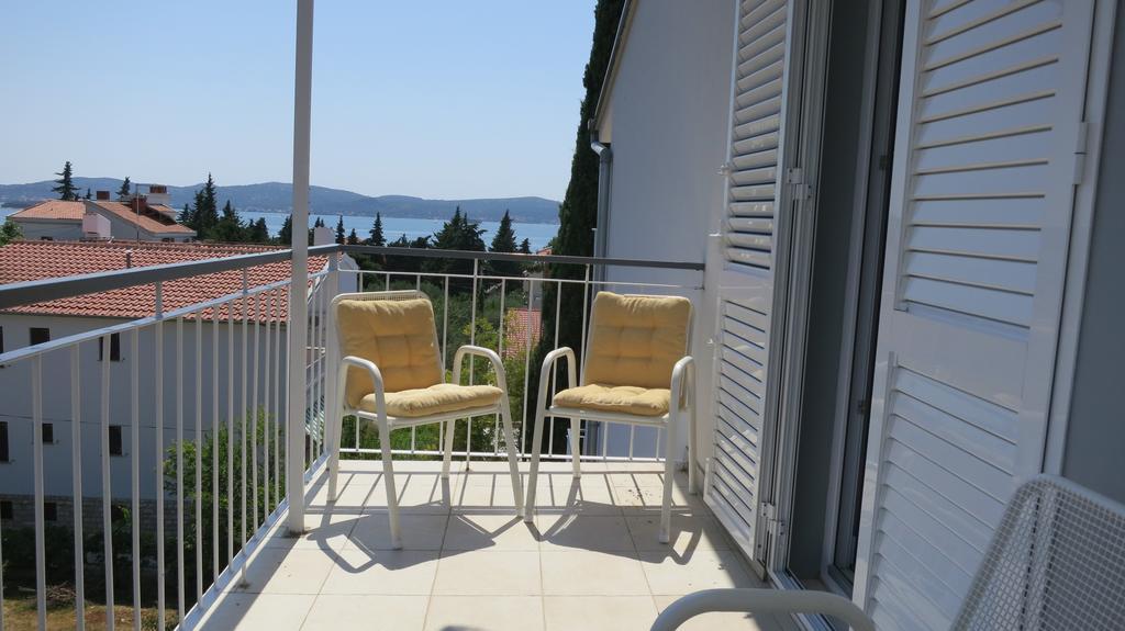 Apartments Villa Agatha Sveti Filip i Jakov Luaran gambar