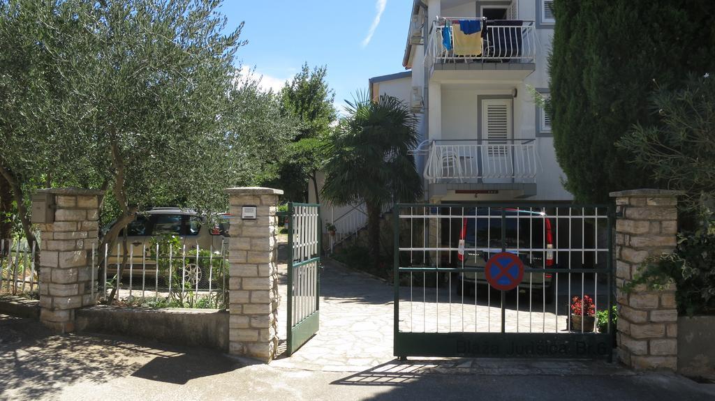Apartments Villa Agatha Sveti Filip i Jakov Luaran gambar