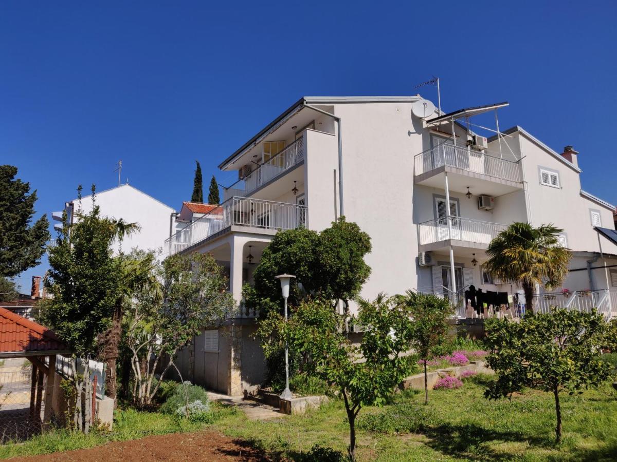 Apartments Villa Agatha Sveti Filip i Jakov Luaran gambar