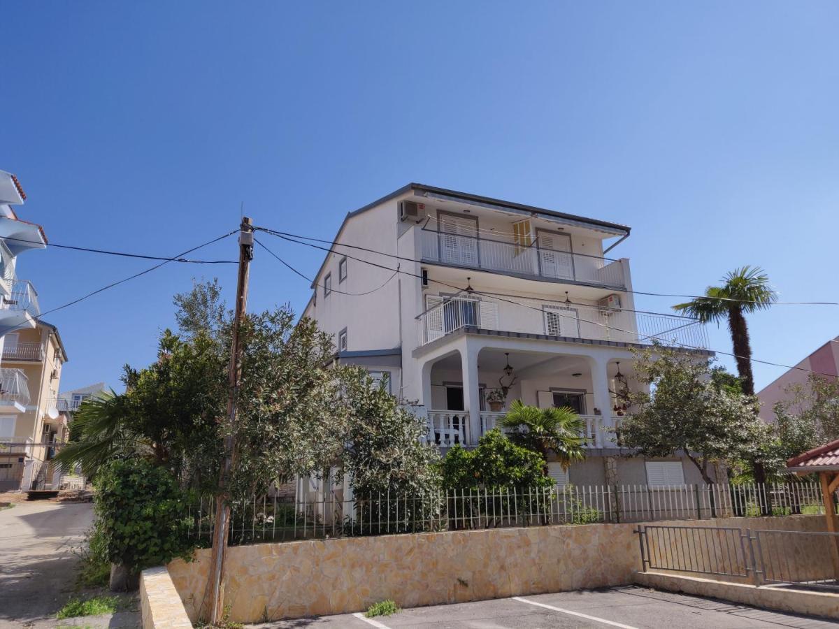Apartments Villa Agatha Sveti Filip i Jakov Luaran gambar